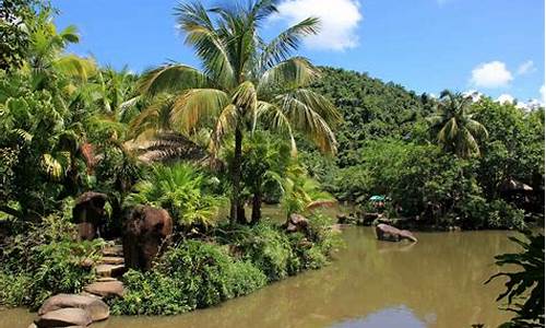 呀诺达雨林文化旅游区和亚龙湾天堂公园哪个