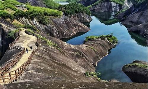 夏季旅游攻略必玩的景点_夏季旅游攻略必玩的景点有哪些